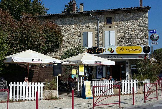 Le Bee's Café
