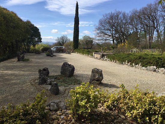 Jardin Zen De Montvendre